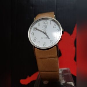 Frank Gerhy Fossil In Good Condition Running Fine & Extra Fossil Nwt